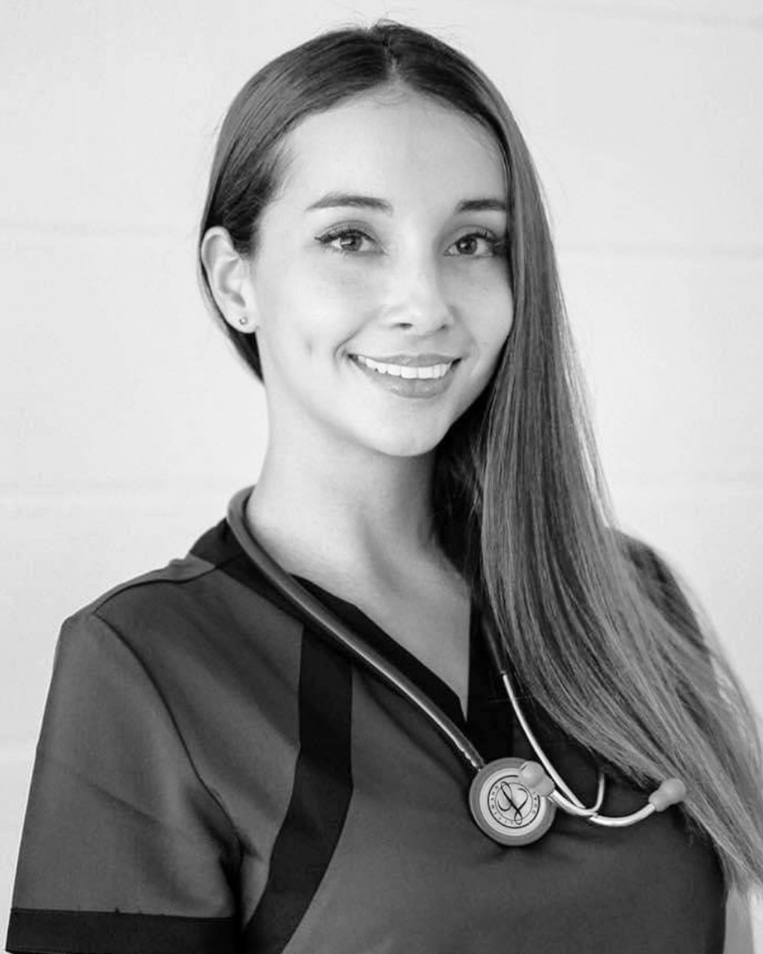 Maria Lizcano - Veterinarian and Pet Dental Specialist